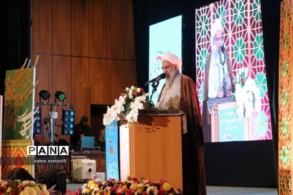 حضور وزیر آموزش و پرورش در  همایش ملی هویت کودکان ایران اسلامی