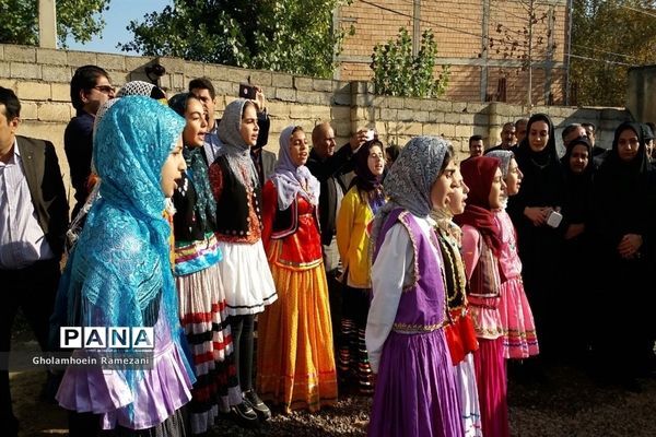 استقبال پیشتازان مازندران از وزیر آموزش‌وپرورش در غرب استان