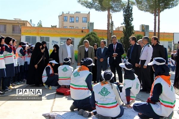 مانور پدافند غیرعامل در آموزشگاه نمونه تقوی شهرستان بیرجند