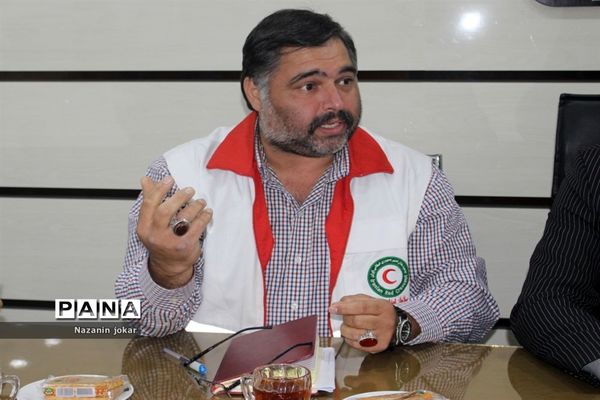 جلسه توجیهی مانور زلزله مدارس در بوشهر