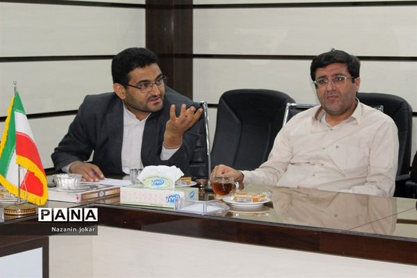جلسه توجیهی مانور زلزله مدارس در بوشهر