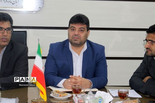 جلسه توجیهی مانور زلزله مدارس در بوشهر