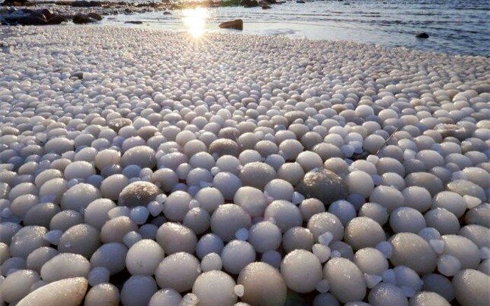 تخم‌مرغ‌های یخی مرموز در ساحل فنلاند