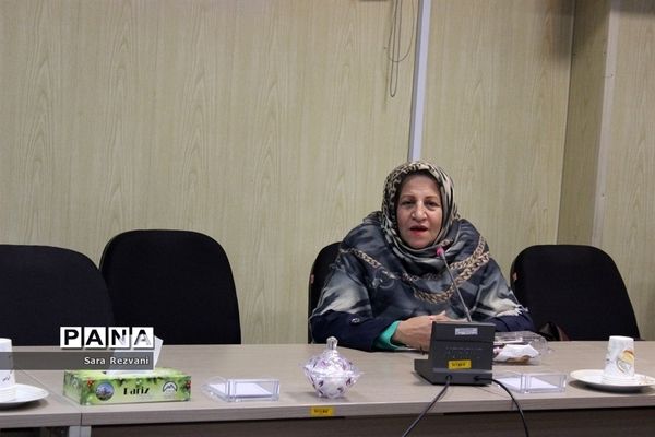 نشست طرح ملی توانمندسازی زنان سرپرست خانواده دراسلامشهر