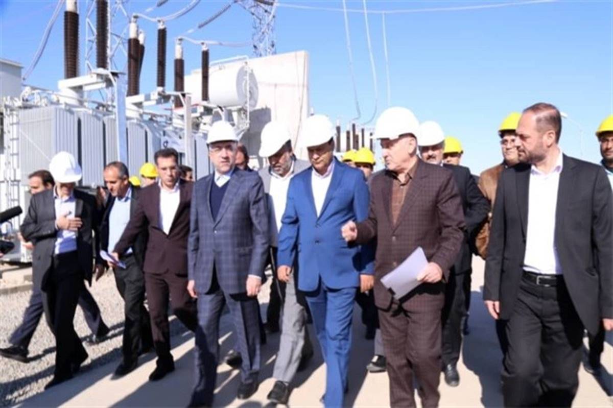 با حضور وزیر نیرو از پنج طرح صنعت برق در استان یزدبهره برداری شد