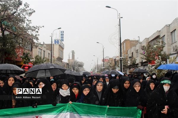 راهپمایی مردم زنجان در حمایت از رهبری