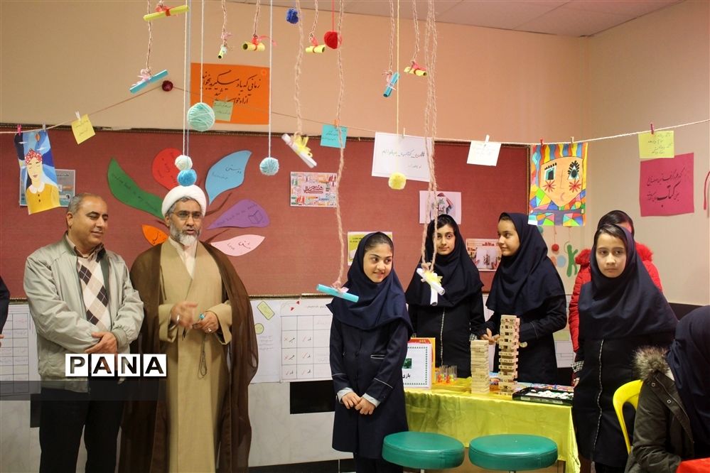 افتتاح کافه کتاب در دبیرستان دخترانه فرزانگان (دوره اول) شهرستان بجنورد