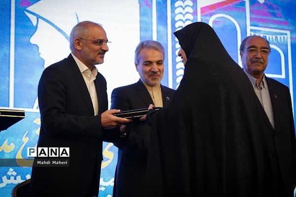 همایش بانوان خیر مدرسه‌ساز