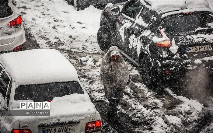 برف و باران در جاده‌های نیمی از استان‌های کشور