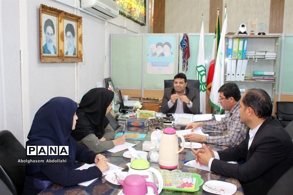 جلسه هم اندیشی مدیر و کارشناسان سازمان دانش آموزی استان بوشهر