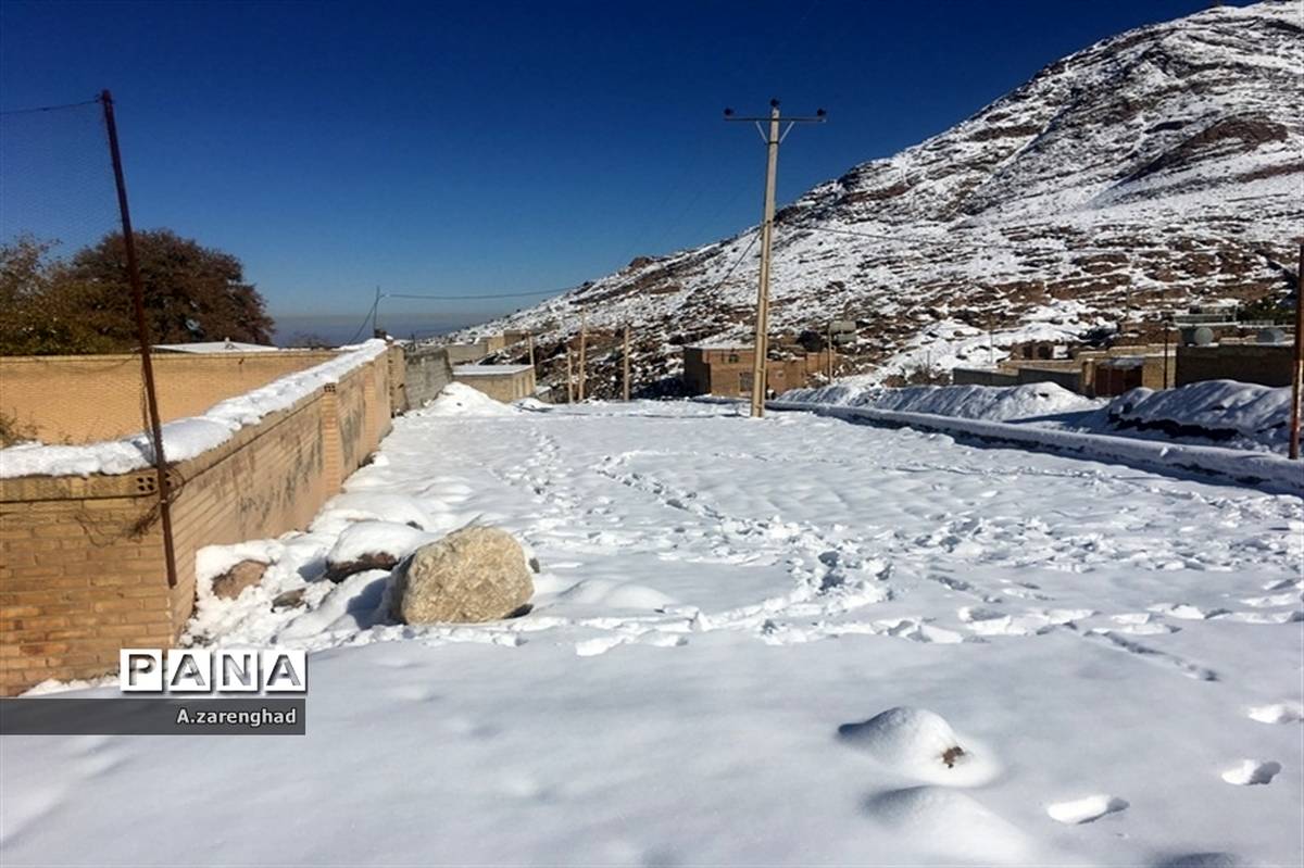 بارش برف  در روستای شرب العین