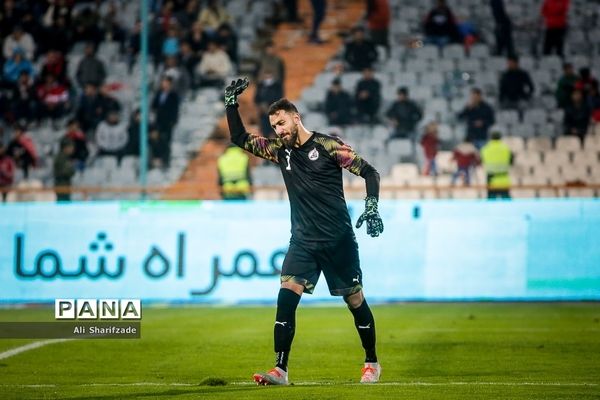 دیدار تیم های فوتبال پرسپولیس تهران و نفت مسجد سلیمان