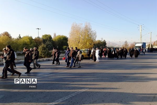 پیاده‌روی فرهنگیان بسیجی به‌مناسبت گرامیداشت هفته بسیج در ارومیه