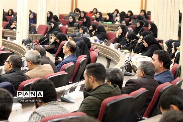 آیین تجلیل از پیشتازان برتر استان قم
