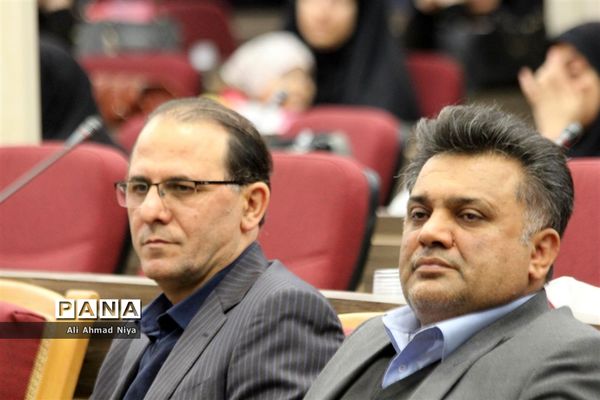 آیین تجلیل از پیشتازان برتر استان قم