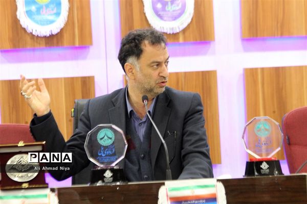 آیین تجلیل از پیشتازان برتر استان قم