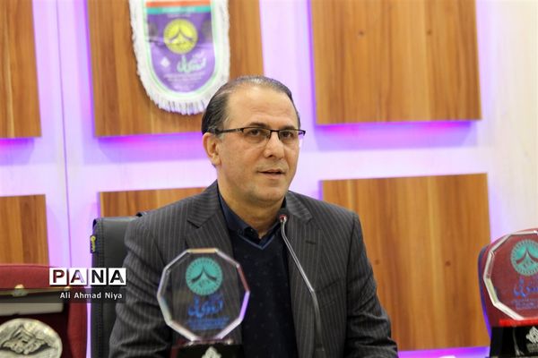 آیین تجلیل از پیشتازان برتر استان قم