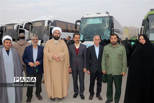 اعزام دانش آموزان دختر یزدی  به اردوی راهیان نور
