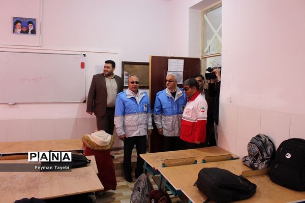بیست و یکمین مانور سراسری زلزله در دبیرستان راه زینب سمنان