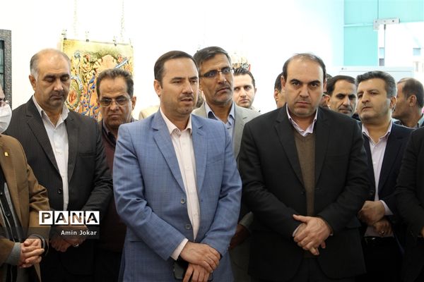 نمایشگاه صنایع دستی بافت و هنر فرش دانش‌آموزان هنرستان ولایت آباده طشک