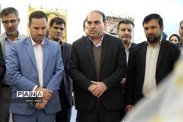 نمایشگاه صنایع دستی بافت و هنر فرش دانش‌آموزان هنرستان ولایت آباده طشک