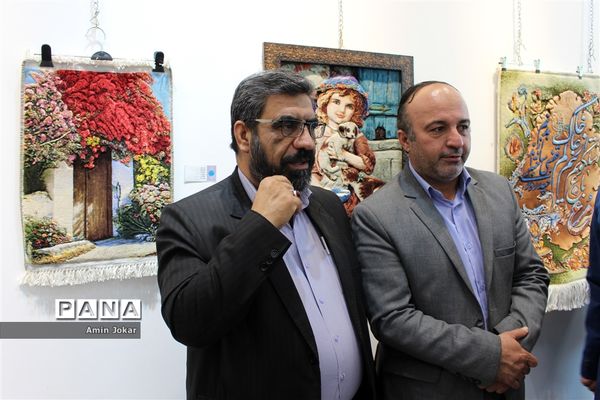 نمایشگاه صنایع دستی بافت و هنر فرش دانش‌آموزان هنرستان ولایت آباده طشک