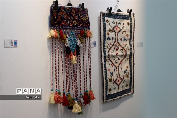نمایشگاه صنایع دستی بافت و هنر فرش دانش‌آموزان هنرستان ولایت آباده طشک