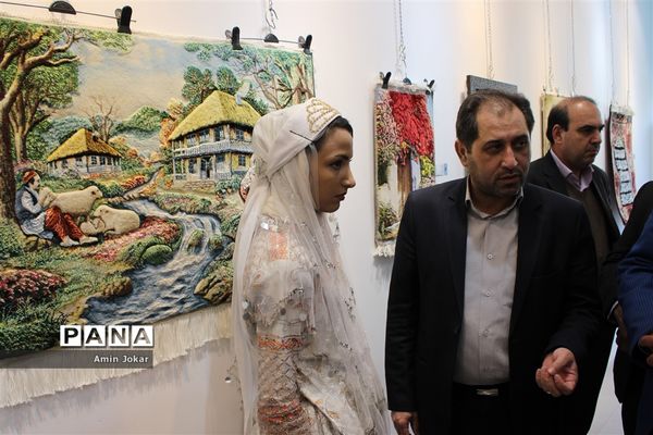 نمایشگاه صنایع دستی بافت و هنر فرش دانش‌آموزان هنرستان ولایت آباده طشک