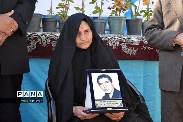 جشن میلاد شهید مهدی صبور در دبیرستان شهید نواب صفوی