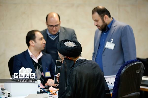 دومین روز ثبت نام انتخابات یازدهمین دوره مجلس شورای اسلامی