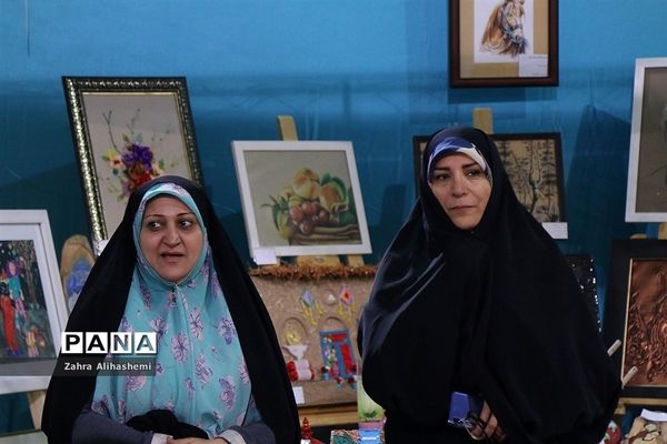 افتتاح نمایشگاه دست‌سازه‌های دانش‌آموزان با نیازهای ویژه شهر تهران