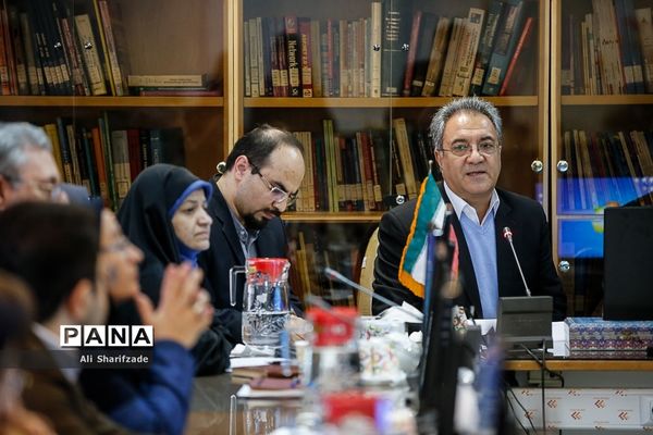 آیین رونمایی از آثار و مکتوبات آموزشی، کمک آموزشی و توانبخشی