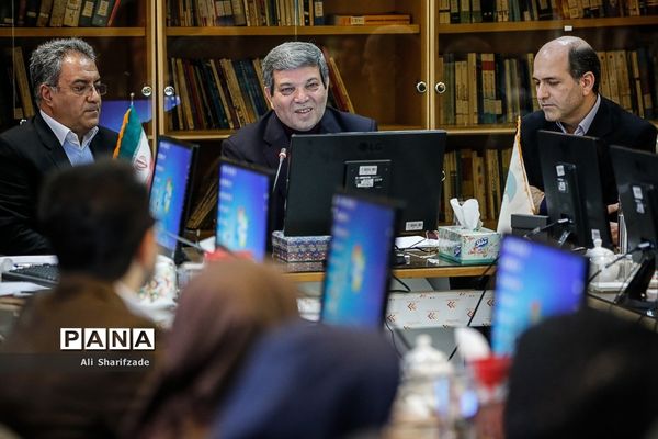 آیین رونمایی از آثار و مکتوبات آموزشی، کمک آموزشی و توانبخشی