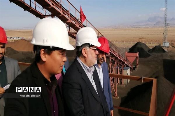 بازدید استاندار خراسان جنوبی از کارخانه چدن کویر خاوران شهرستان خوسف