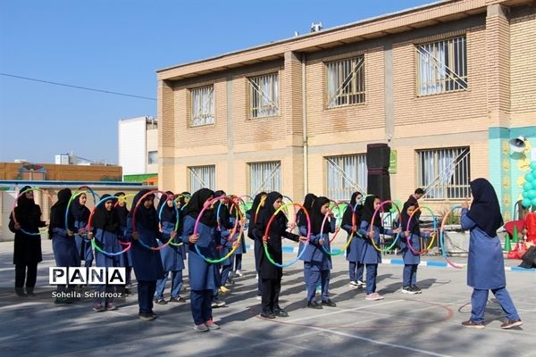 افتتاحیه ششمین دوره المپیاد ورزشی درون مدرسه‌ای در دبیرستان فخرالزمان قریب