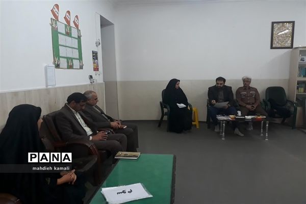 بازدید معاون پرورشی و فرهنگی آموزش و پرورش استان یزد از مدارس اشکذر