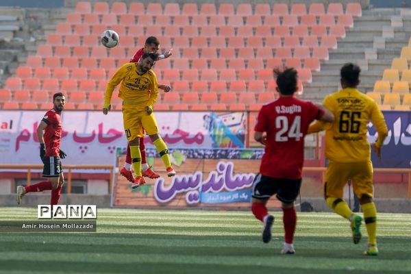 دیدار تیم‌های نود ارومیه و تراکتورسازی تبریز در مرحله یک هشتم نهایی جام حذفی باشگاه های کشور
