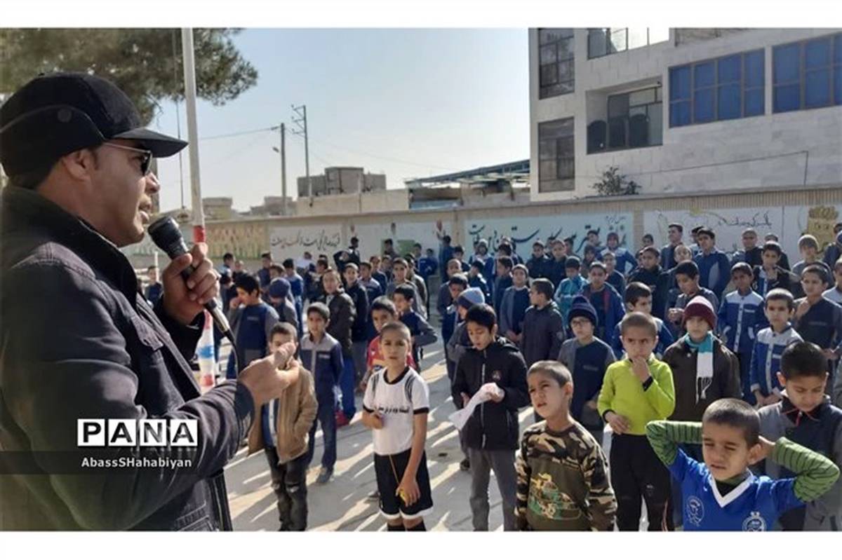 یک روز بانشاط ونمایش دردبستان پسرانه الهام شریعت کاشمر