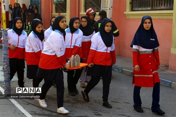 برگزاری مانور سراسری زلزله و ایمنی در رباط کریم