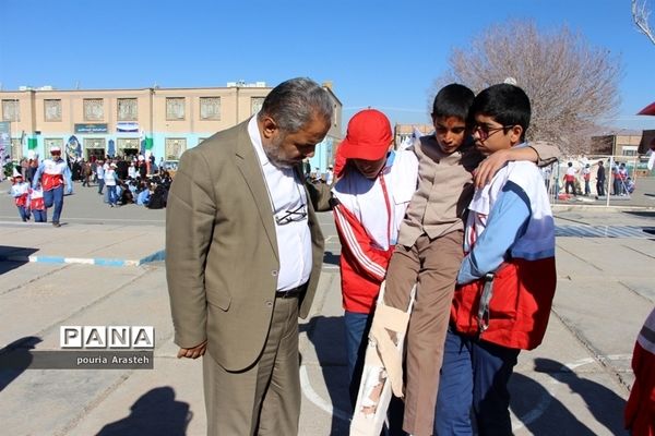 بیست و یکمین مانور سراسری زلزله و ایمنی درآموزشگاه شهید مطهری بیرجند