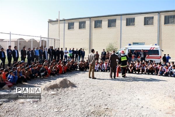 مانور زلزله و ایمنی در مدارس  مروست
