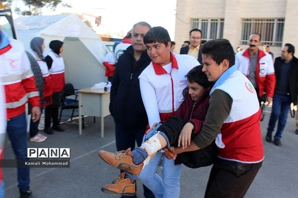 بیست و یکمین مانور سراسری زلزله و ایمنی در دبیرستان سید مرتضی محلات