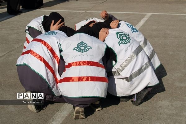 بیست‌ و یکمین مانور زلزله و ایمنی در دبیرستان عصمت ساری