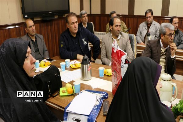 نشست مدیران دبیرستان‌های دوره اول آموزش و پرورش ناحیه یک ری