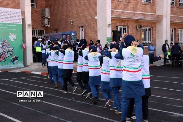 مانور استانی زلزله در دبیرستان دخترانه بعثت ناحیه ۲ اهواز