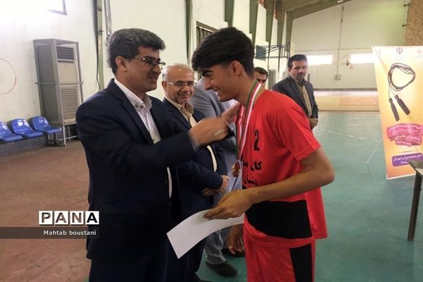 کانون شهدا دشتستان قهرمان مسابقات طناب زنی دانش آموزان پسراستان