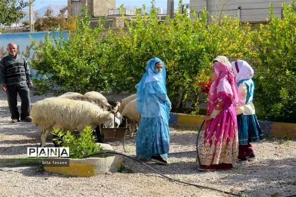 برگزاری جشنواره آشنایی با زندگی عشایری در آموزشگاه عفت نی ریز