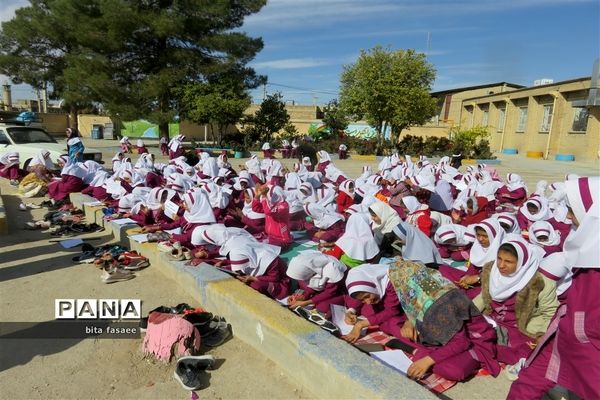 برگزاری جشنواره آشنایی با زندگی عشایری در آموزشگاه عفت نی ریز