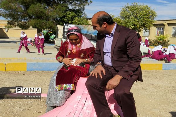 برگزاری جشنواره آشنایی با زندگی عشایری در آموزشگاه عفت نی ریز