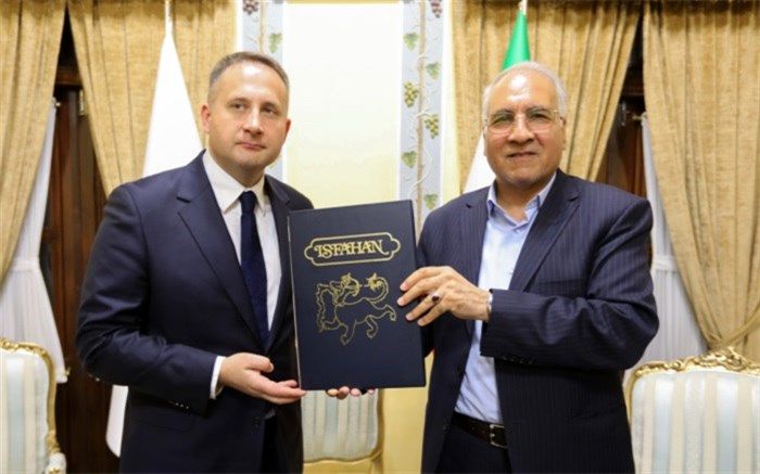 سفیر لهستان از شهردار اصفهان به دلیل برپایی نمایشگاه گرافیک لهستانی‌ها در اصفهان تشکر کرد